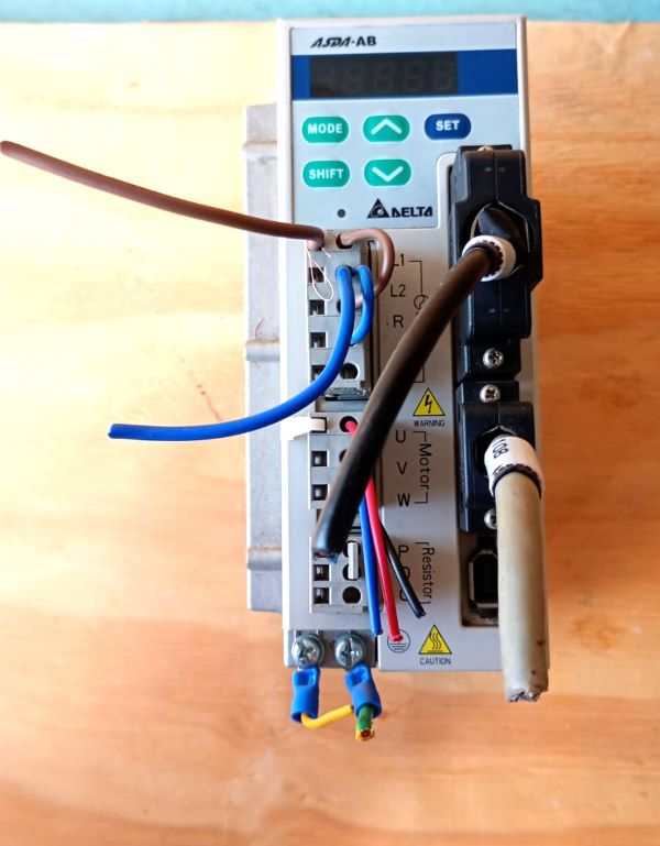 SERVO DRIVE DELTA ASD-A0421-AB 200~230V 400W AC 