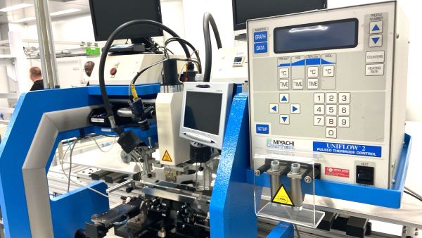 BONDING MACHINE MIYACHI (SALA LIMPA) 