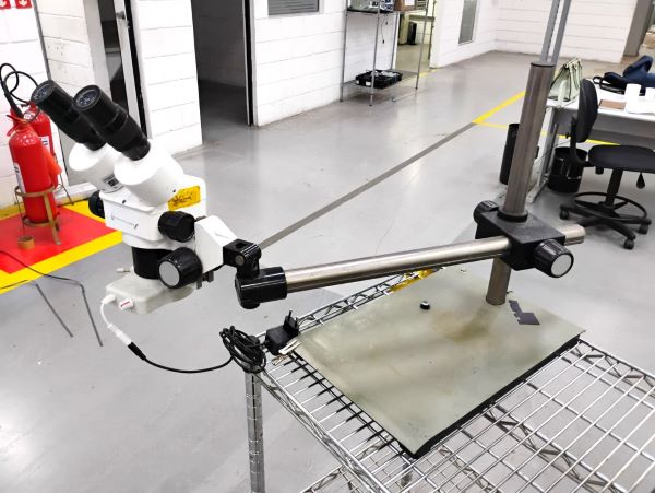 MICROSCOPIO BINOCULAR DIGILAB 