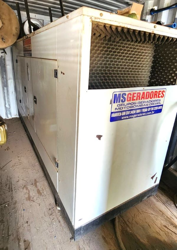 GRUPO GERADOR MS GERADORES 2015 1346 220V/127V MOTOR:CUMMINS GERADOR:WEG 170KVA 6 CILINDROS 