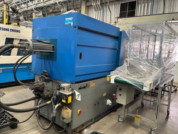 INJETORA HORIZONTAL HIDRÁULICA 320T FCS FD-320 2008 COM ROBO E ESTEIRA 