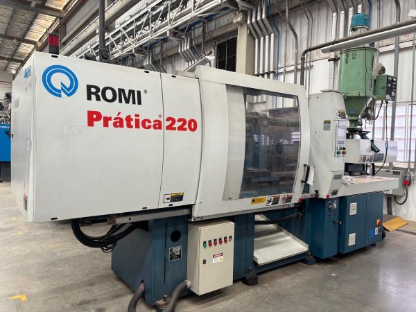 INJETORA HORIZONTAL HIDRÁULICA 220T ROMI PRATICA-220 2008 015-003984-447 380V 60HZ 