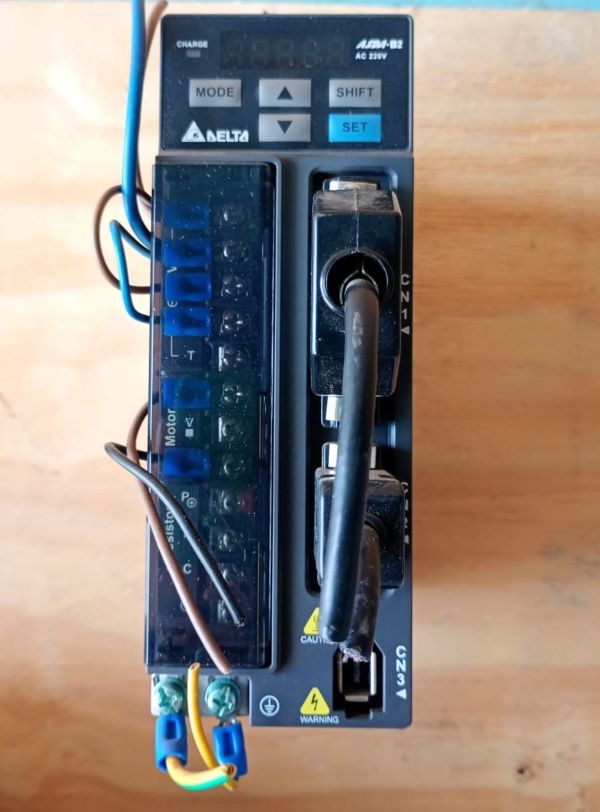 SERVO DRIVE DELTA ASD-B2-0421-B 200~230V 400W 