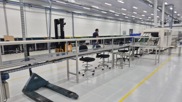 LINHA DE MONTAGEM PTH MANUAL VECTRON PTC-460 (8 BANCADAS 8 METROS) 