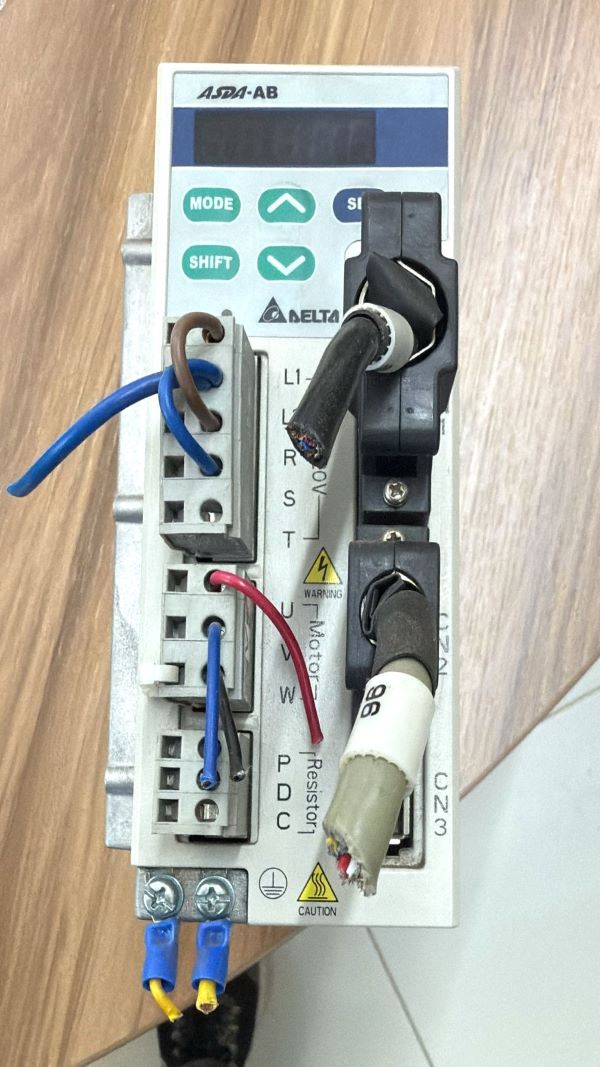 SERVO DRIVE DELTA ASD-A0421-AB 200~230V 400W AC 