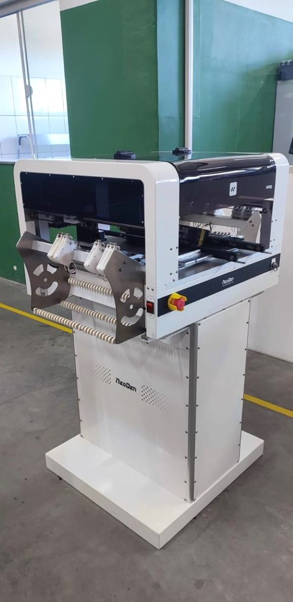 PICK AND PLACE BAIXA PRODUÇÃO NEODEN NEODEN 4 2022 220V 60HZ - 2500CPH - ACOMPANHA FEEDERS E NOZZLES 