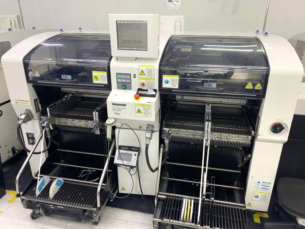 PICK AND PLACE FLEXIVEL PANASONIC CM602-L 2010 11FV5261 200~480V 50/60HZ - ACOMPANHA 100 FEEDERS DE 8MM 