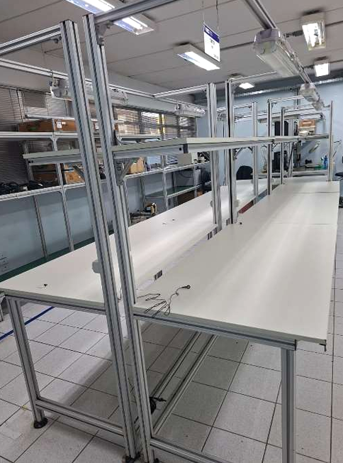 LINHA DE MONTAGEM PTH MANUAL 5 BANCADAS DE 800X1600X2000 + 2 BANCADAS 800X1000X2000 (MM) 