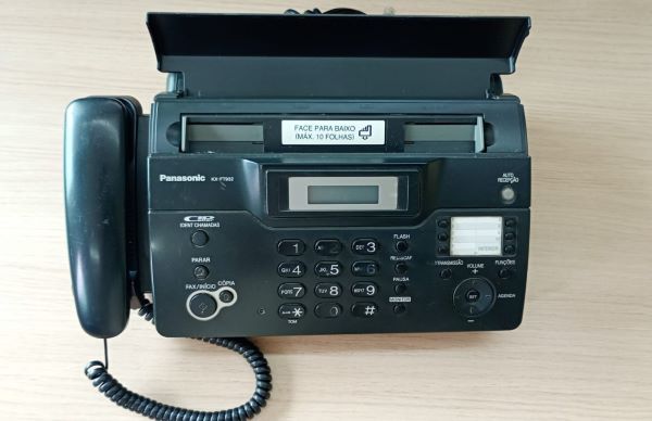 APARELHO DE FAX PANASONIC KX-FT932 CAPACIDADE PARA 10 FOLHAS TÉRMICAS 