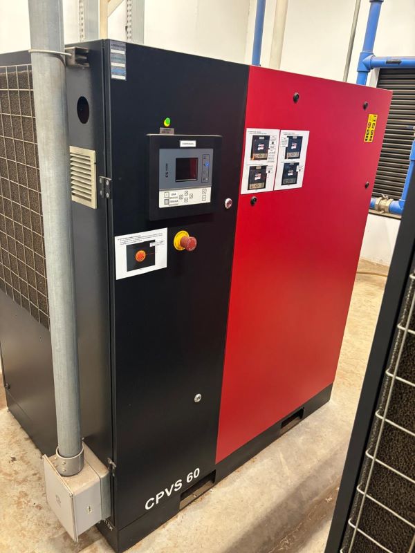 COMPRESSOR DE PARAFUSO CHICAGO PNEUMATIC CPVS60 2018 BQD 0114363 380V 10.8BAR 60CV 60HZ 