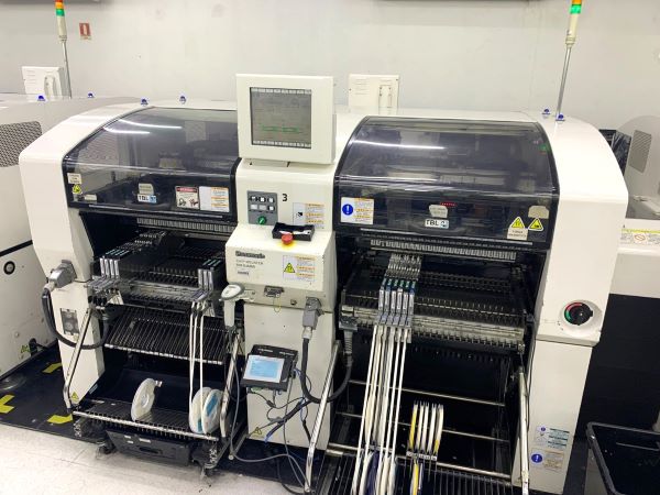 PICK AND PLACE FLEXIVEL PANASONIC CM602-L 2006 11FV0055 200~480V 50/60HZ - ACOMPANHA 100 FEEDERS DE 8MM 