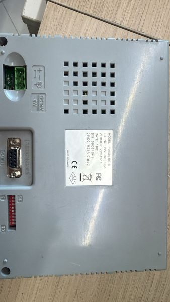 PAINEL DE TELA SENSIVEL AO TOQUE HITECHI PWS5610T-S NOVO 5600515948 25VDC 8W 