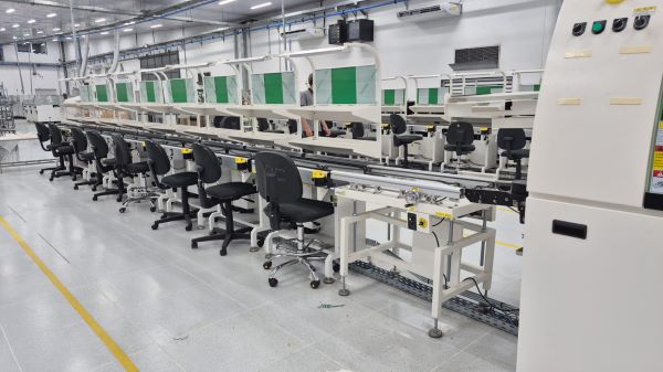 LINHA DE MONTAGEM PTH MANUAL PTC-460 (7 BANCADAS) 