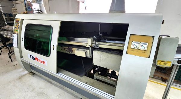 MÁQUINA DE SOLDA DUPLA ONDA DE CHUMBO FLOW TRACK FLOWAVE 2004 S 233470 220V 