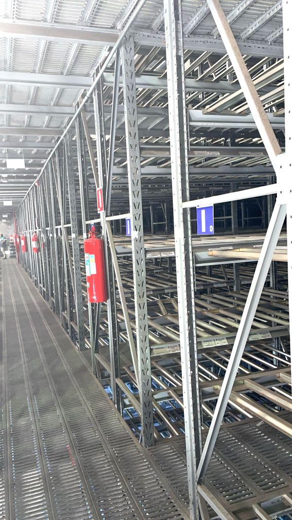PORTA PALLET ALTAMIRA 4.200 LONGARINAS DE 2,35M (500KG POR POSIÇÃO) - 400 MONTANTES DE 5,60 X 0,93M 