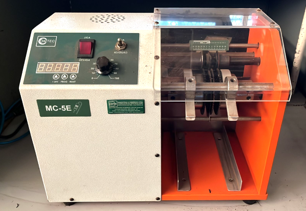 PREFORMADORA RADIAL OMTEC MC-5E 2012 PERFORMA COMPONENTES EM TIRAS COM TERMINAIS ATÉ 02 MM DE ESPESSURA 