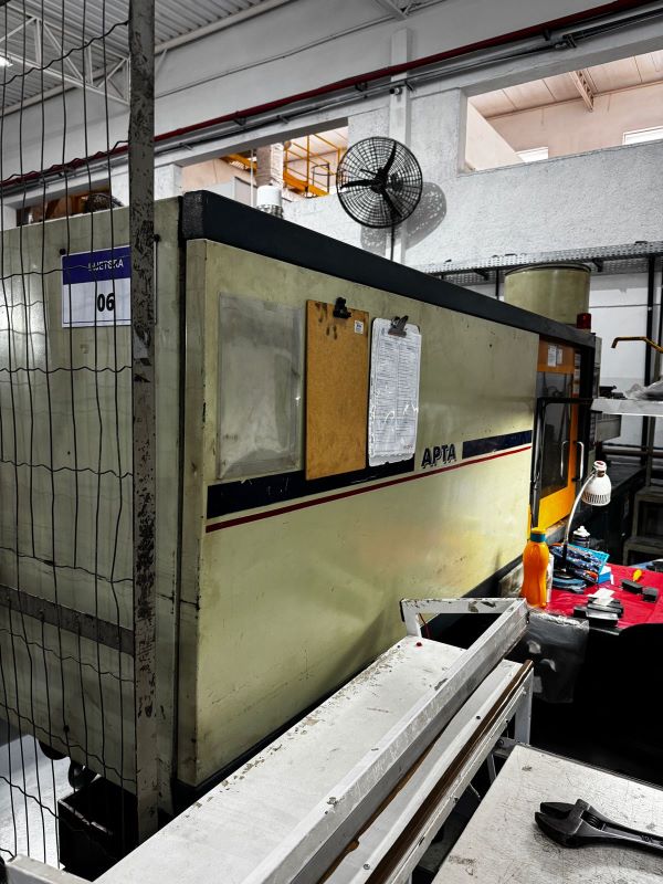 INJETORA HORIZONTAL HIDRÁULICA 180T HIMACO APTA180 2007 