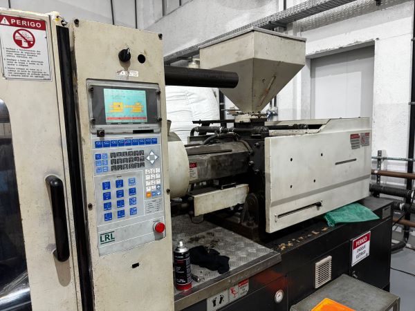INJETORA HORIZONTAL HIDRÁULICA 180T DIPLOMAT SPAZIO CD180V 2005 E486025 220V 60HZ 