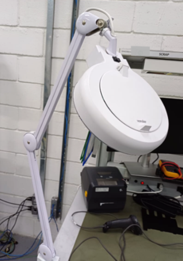 LUPA ARTICULADA DE MESA 
