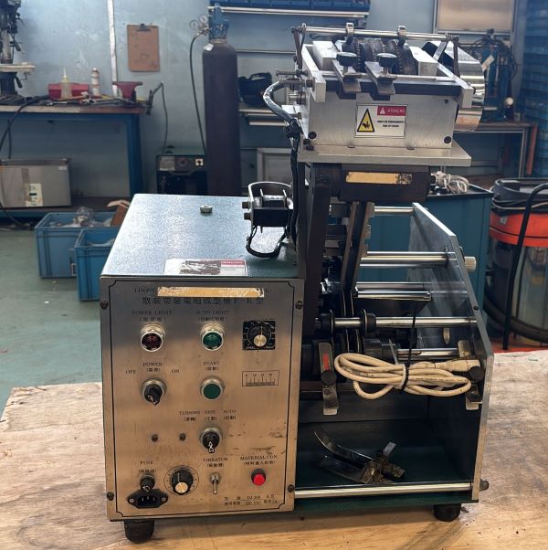 PREFORMADORA AXIAL E COM KINK DJ-306	 