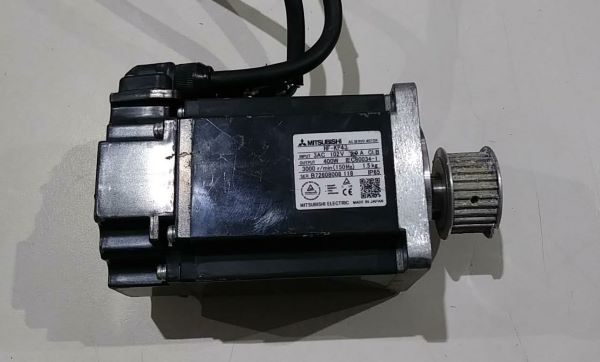 MOTOR DE PASSO MITSUBISHI B72608008 118 HF-KP43 400W, 102V, 2.9A 