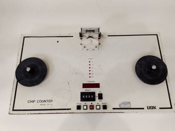 CONTADORA DE COMPONENTES ELETRONICOS SMD AUTOMÁTICA UDK DY 13 AC 100V 