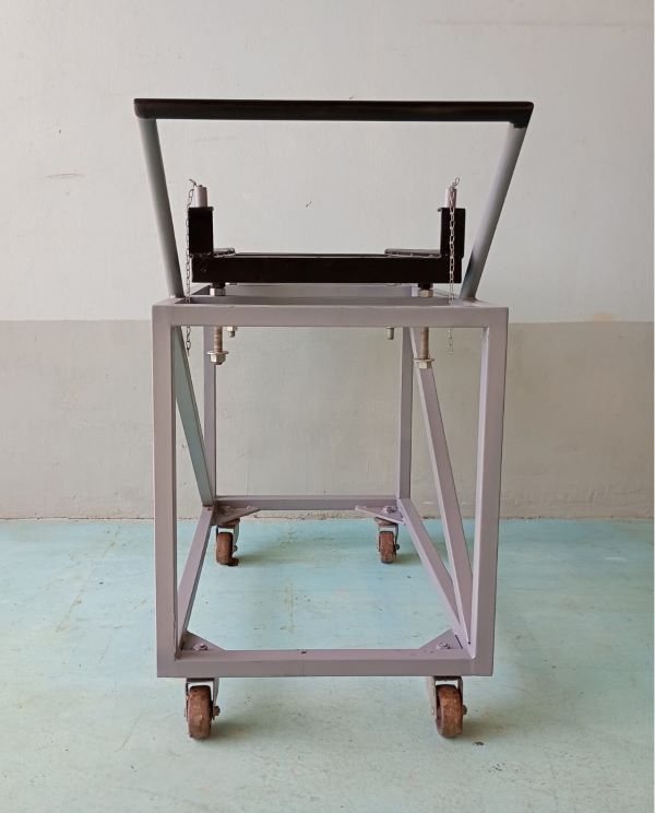 CARRINHO DE TRANSPORTE DO TANQUE DE MAQUINA DE SOLDA DE PEQUENO PORTE 0,70 M X 0,40 M ( C X L) ALTURA REGULAVEL 