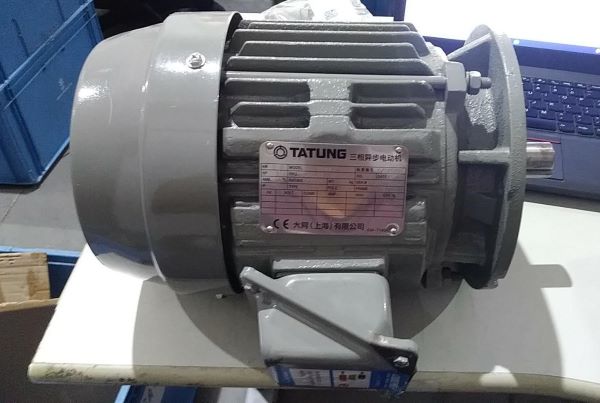 MOTOR ELÉTRICO TATUNG TB90L1-2 Q/TKGK01 2.2 KW/ 3 HP/ 40C/ 54IP/ 2845 RPM 