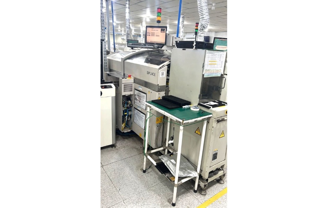 PICK AND PLACE CHIPSHOOTER SIEMENS SIPLACE F5 HM 2006 230/400V 50/60HZ ACOMPANHA 10 FEEDERS 